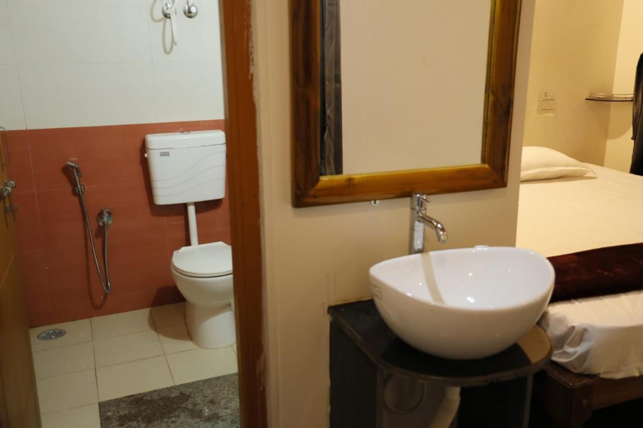 Niyati Home Stay Gokarna  Buitenkant foto