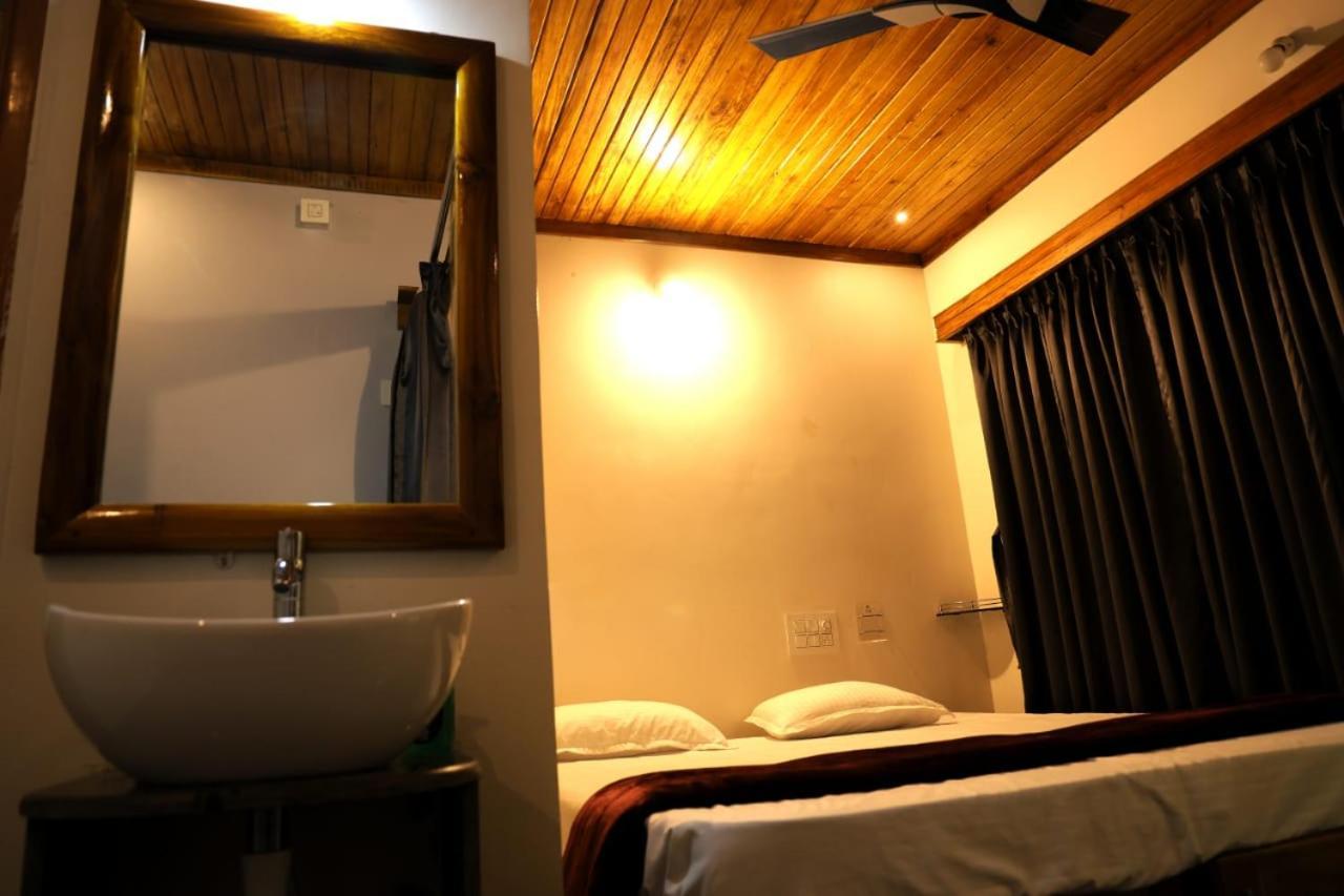Niyati Home Stay Gokarna  Buitenkant foto